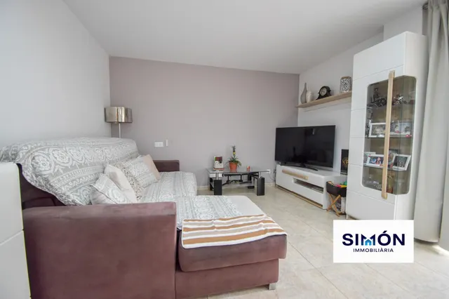 ¡FANTÁSTICA OPORTUNIDAD EN SANTPEDOR! Piso de 3 habitaciones dobles, con balcón y terraza. — 8