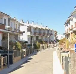CASA EN SANTA PERPETUA DE MOGODA