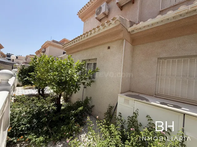 ¡Fantástico dúplex con solárium, jardín privado y piscina co - foto 3