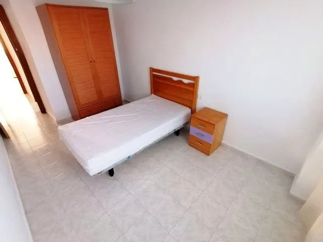 Piso de 4 Dormitorio y 2 Baños - Garaje coche y moto Opcional — 25