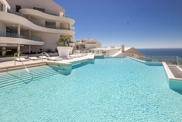 ÁTICO DÚPLEX CON VISTAS INCREIBLES
