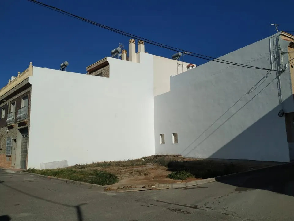 SOLAR CENTRICO EN LA CURVA