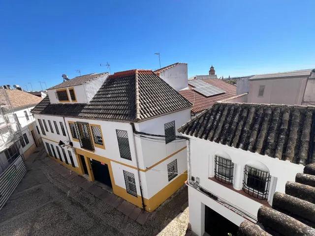Gran casa con garaje y Local en Plaza Santa Marina — 25