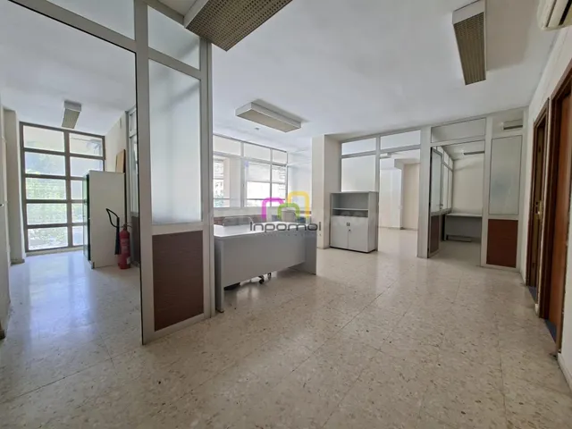 OFICINA EN VENTA EN EL CENTRO DE BADAJOZ - CON POSIBILIDAD D