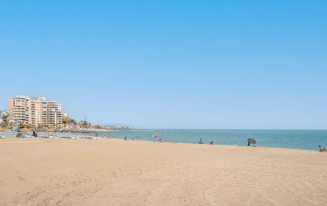 Vivienda con terraza y vistas al mar en Avenida de las Gaviotas, Fuengirola — 42