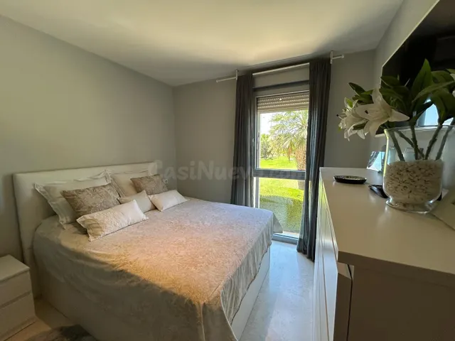 Piso de lujo con terraza y piscina cerca de Sotogrande — 4