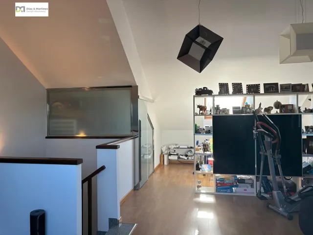 CHALET PAREADO  PRÓXIMO A ESPACIO LEÓN — 27