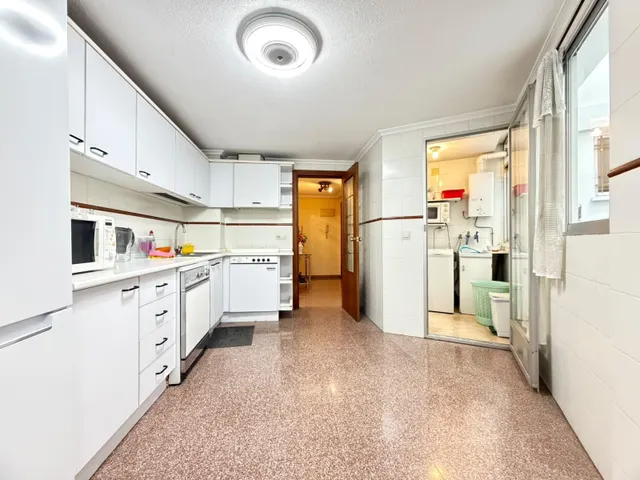 Vivienda con vistas a Plaza América, 3 dormitorios y garaje incluido — 10