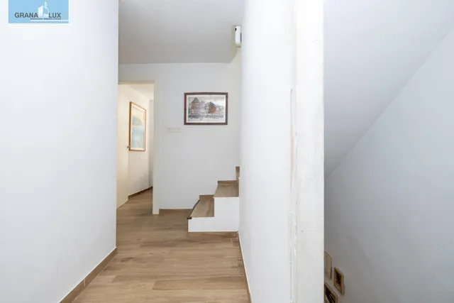 ¡Tu hogar soñado te espera en esta espectacular casa reformada! — 21