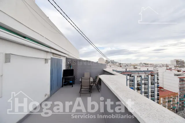 ¡CERCA DEL MAR CON VISTAS A LA MONTAÑA! ÁTICO ESQUINERO CON  - foto 2