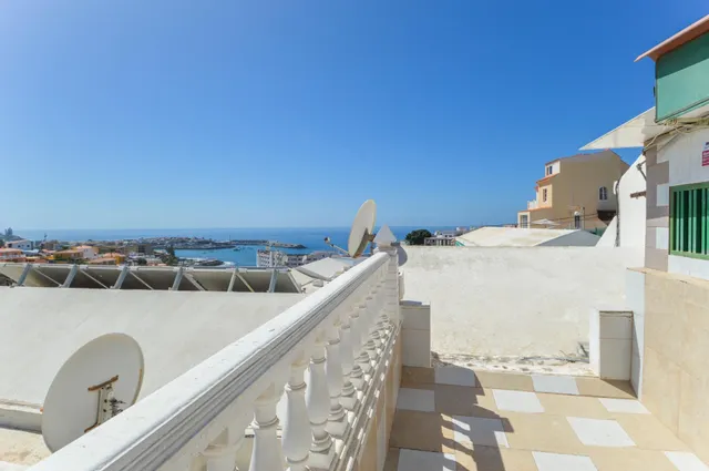 Dúplex con 3 dormitorios y vistas al mar en Loma Dos: Proyecto con alto potencial de reforma — 34