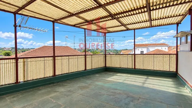 Casa de tres plantas con terraza y garaje amplio cerca del pazo de bentraces — 32