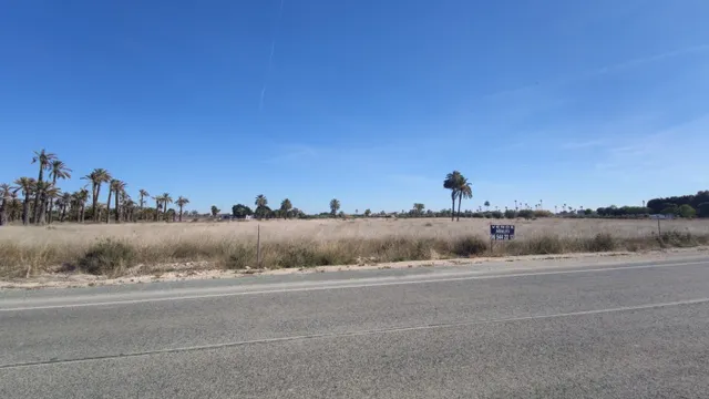 EXCELENTE UBICACIÓN A 1.5 KM DEL CASCO URBANO. — 7