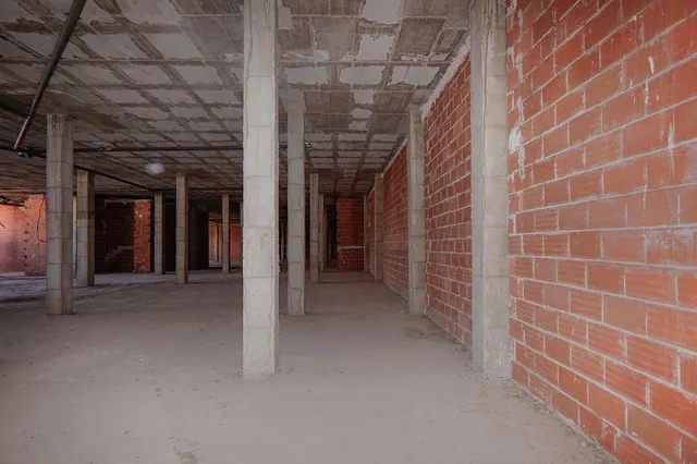 Local comercial de 1.095 m2 en Alhama de Murcia – Obra parada — 13