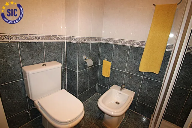 Magnifico apartamento de tres habitaciones junto al mar con piscina, garaje y trastero, zona playa de la Concha — 26