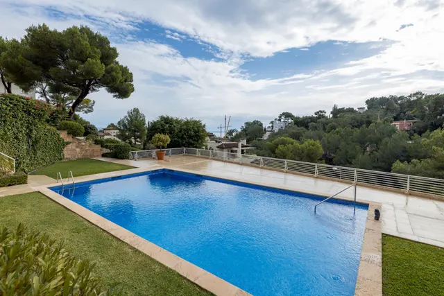 ÁTICO DE 4 habitaciones CON GRAN TERRAZA EN PLANTA, PARKING Y PISCINA COMUNITARIA EN CAS CATALÀ. — 10