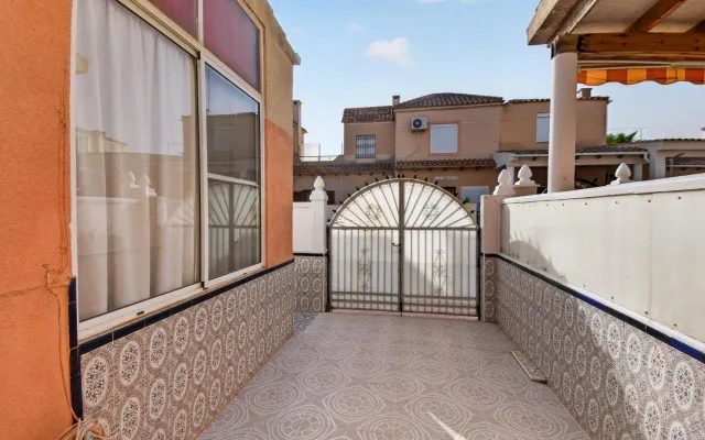 SERENA I. ACOGEDOR ADOSADO EN ESQUINA CON SOLARIUM PRIVADO, ORIENTACIÓN SUR — 8