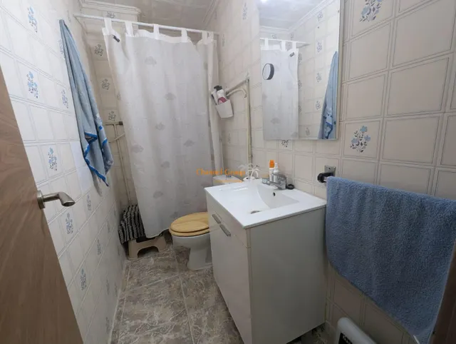 Se vende planta baja en zona la rata. — 8