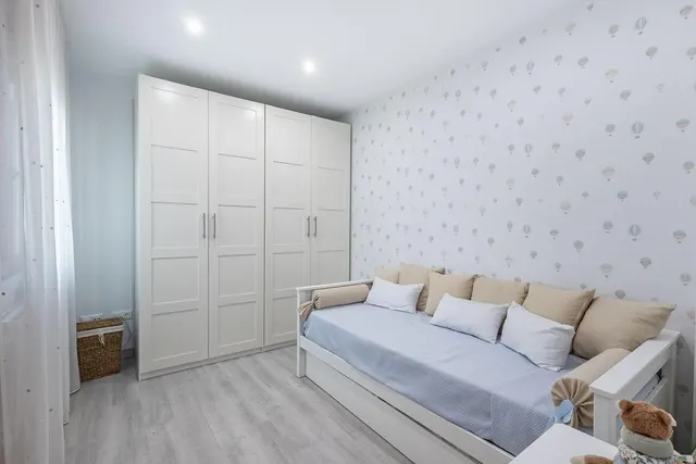 Amplia casa de 182 m2 con patio, gran sótano y a menos de 5 minutos del metro — 21