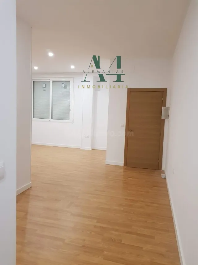 Vivienda a estrenar en pleno centro de la ciudad ( Planta ba