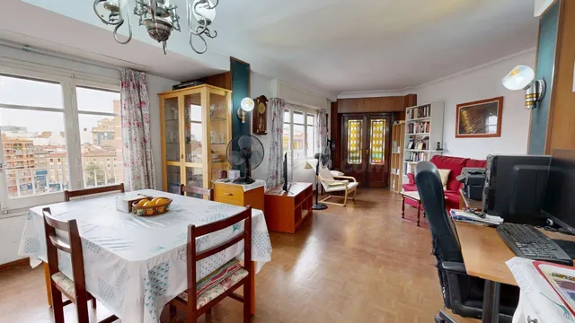 Piso con 3 dormitorios y gran terraza en Av. Fco. de Goya |  - foto 2