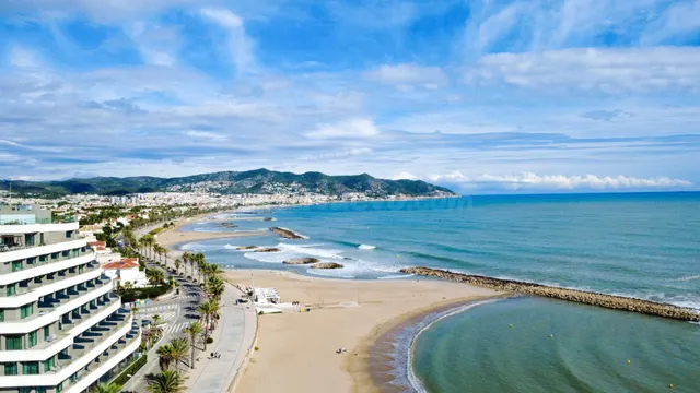 EXCLUSIVO ÁTICO DÚPLEX EN PARC DE MAR, FRENTE AL MEDITERRÁNE