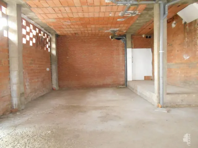 LOCAL COMERCIAL EN VILLAQUILAMBRE — 3