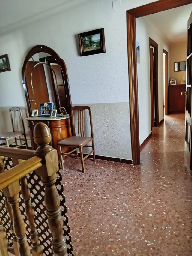 Se vende chalet independiente en Algeciras, zona colonia san miguel. — 35