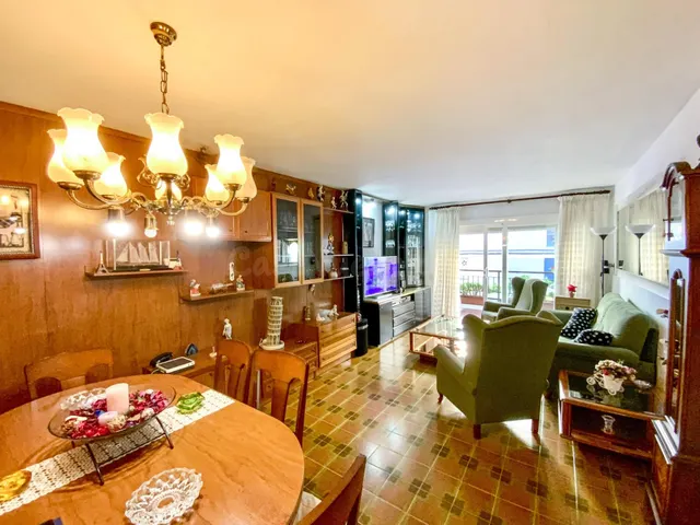 Espacioso piso familiar de 4 habitaciones , en el centro de  - foto 3