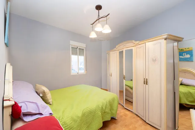 Casa con estupenda ubicación en Armilla. avenida de los ogíjares — 17