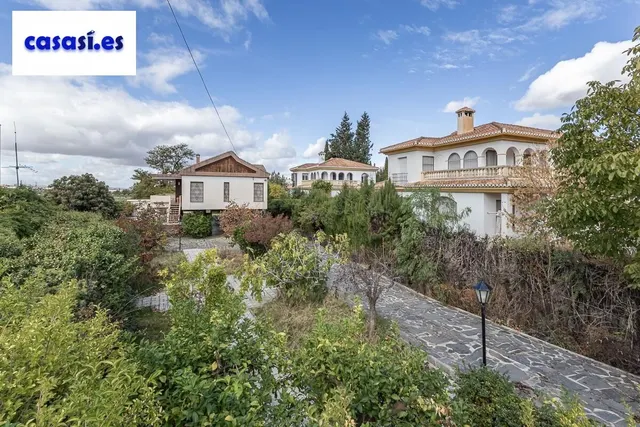 Gran casa con parcela y piscina en Cájar — 33