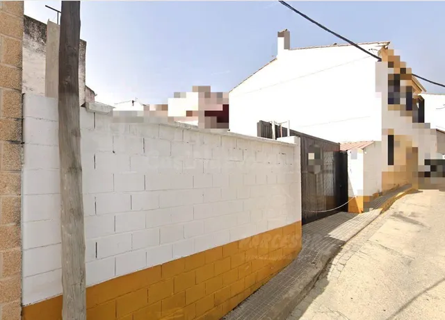 En Almodóvar del Río, Solar de 180m2 aprox. con luz y agua. - foto 3