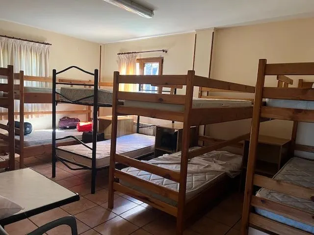ALBERGUE — 21