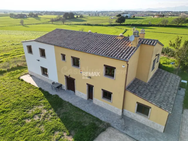 Masía a 20 minutos de Girona, con mas de 30.000m2 de terreno - foto 4