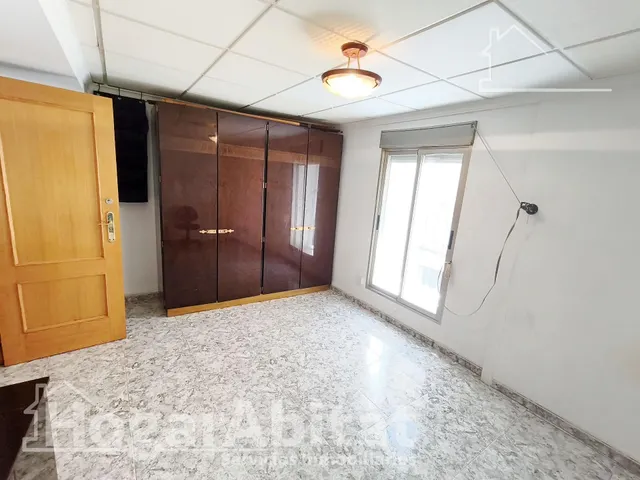 ¡PERFECTO PARA INVERTIR! CASA LUMINOSA Y ESQUINERA, CON LOCAL COMERCIAL — 21