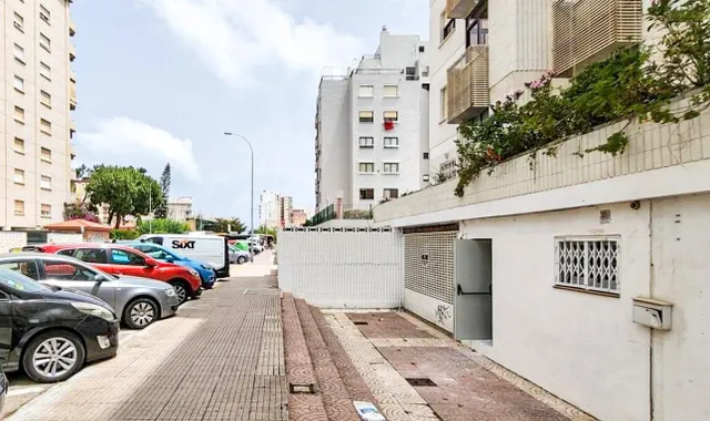 Local COMERCIAL en la playa de Gandia, en C/La Rabida - foto 2