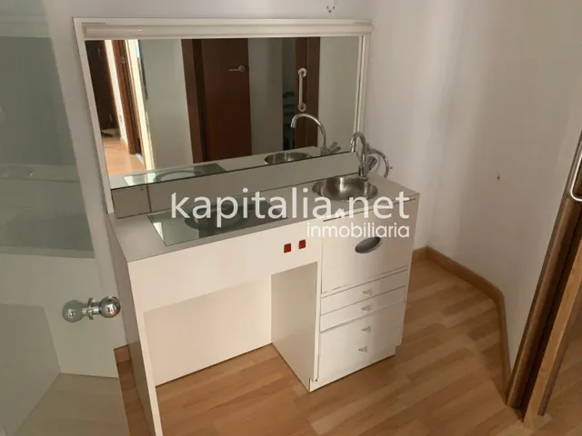 Local comercial chaflán a la venta zona Sant Rafael de Ontinyent. — 6