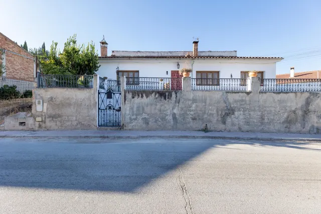 CHALET EN ZONA RESIDENCIAL DE DEIFONTES - foto 3