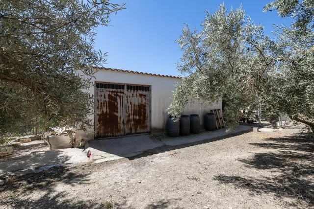 Casa con terreno ubicada en plena naturaleza, a tan solo 2km de Montefrio. — 43
