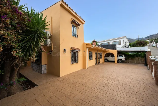 Chalet 4 habitaciones 235m² en venta - Costa del Sol - foto 2