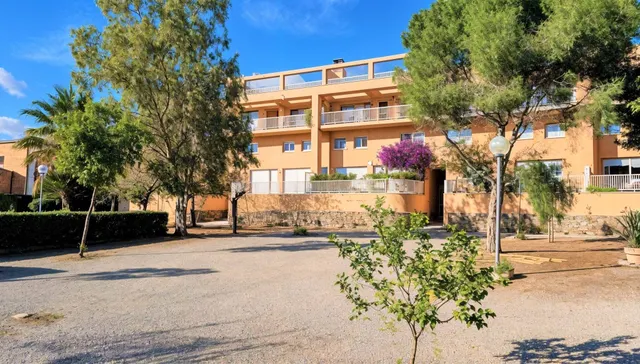 EXCLUSIVO DÚPLEX EN UN OASIS EN REUS — 41