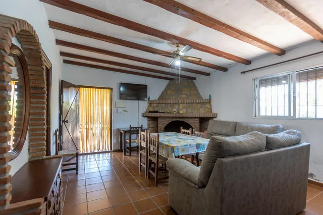 CASA CORTIJO EN MOTRIL. SITUADA A 2,5 KM DE LA PLAYA — 10