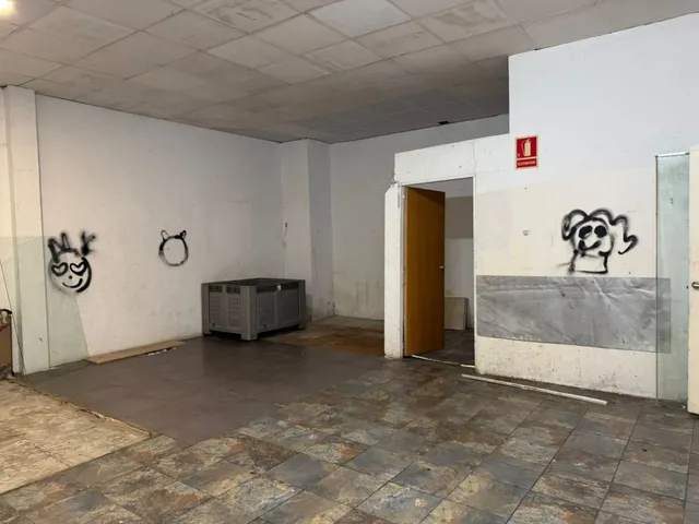 ¿Buscas un espacio amplio, bien ubicado y con un flujo constante de gente? — 6