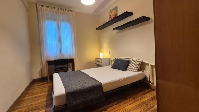 Piso 3 habitaciones 88m² en alquiler - Casco Viejo — 11