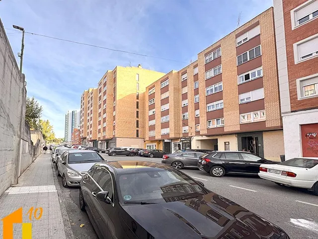 Amplia y luminosa vivienda en calle Jerez — 22
