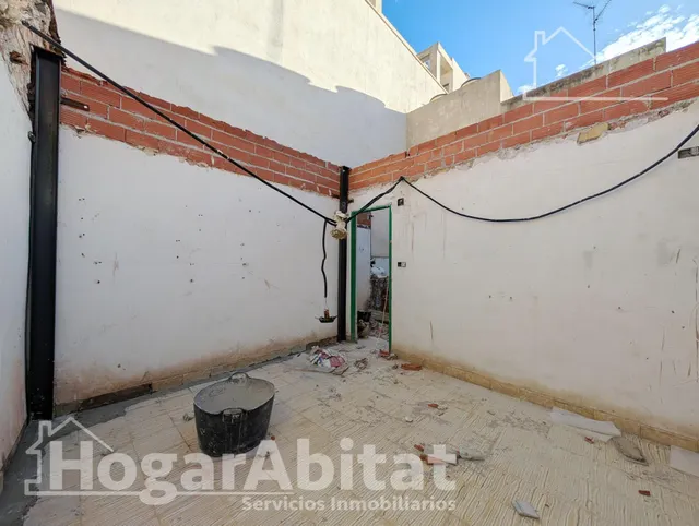 ¡MAGNÍFICA VIVIENDA! ACOGEDORA Y LUMINOSA CON TERRAZA Y BALCÓN, EN EL CENTRO — 28