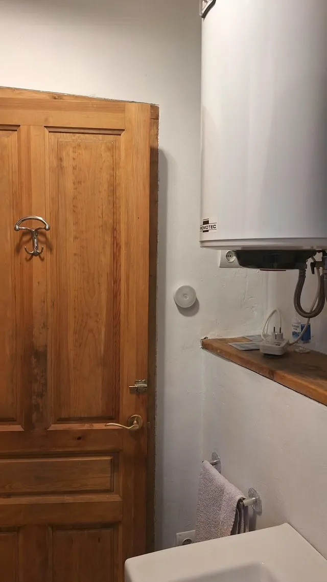 Encantadora Casa con Terreno en Bembibre por solo €77,000 — 11