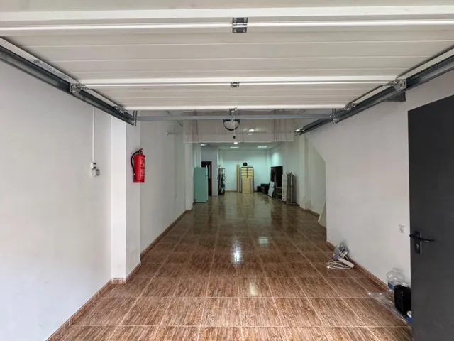 Casa con amplia cochera, terraza y patio. — 30