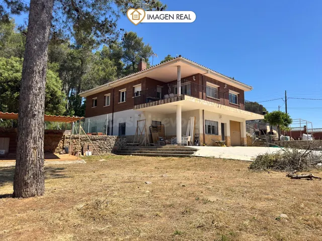 Espectacular casa independiente con dos viviendas, gran parc - foto 2
