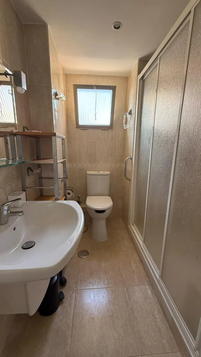 Amplio Apartamento en Alquiler en Benidorm, Zona Hotel Bali - €1450 — 24